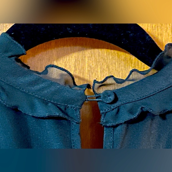 BCBGMAXAZRIA “Lyric” top in 100% black silk - size M - Picture 7 of 11